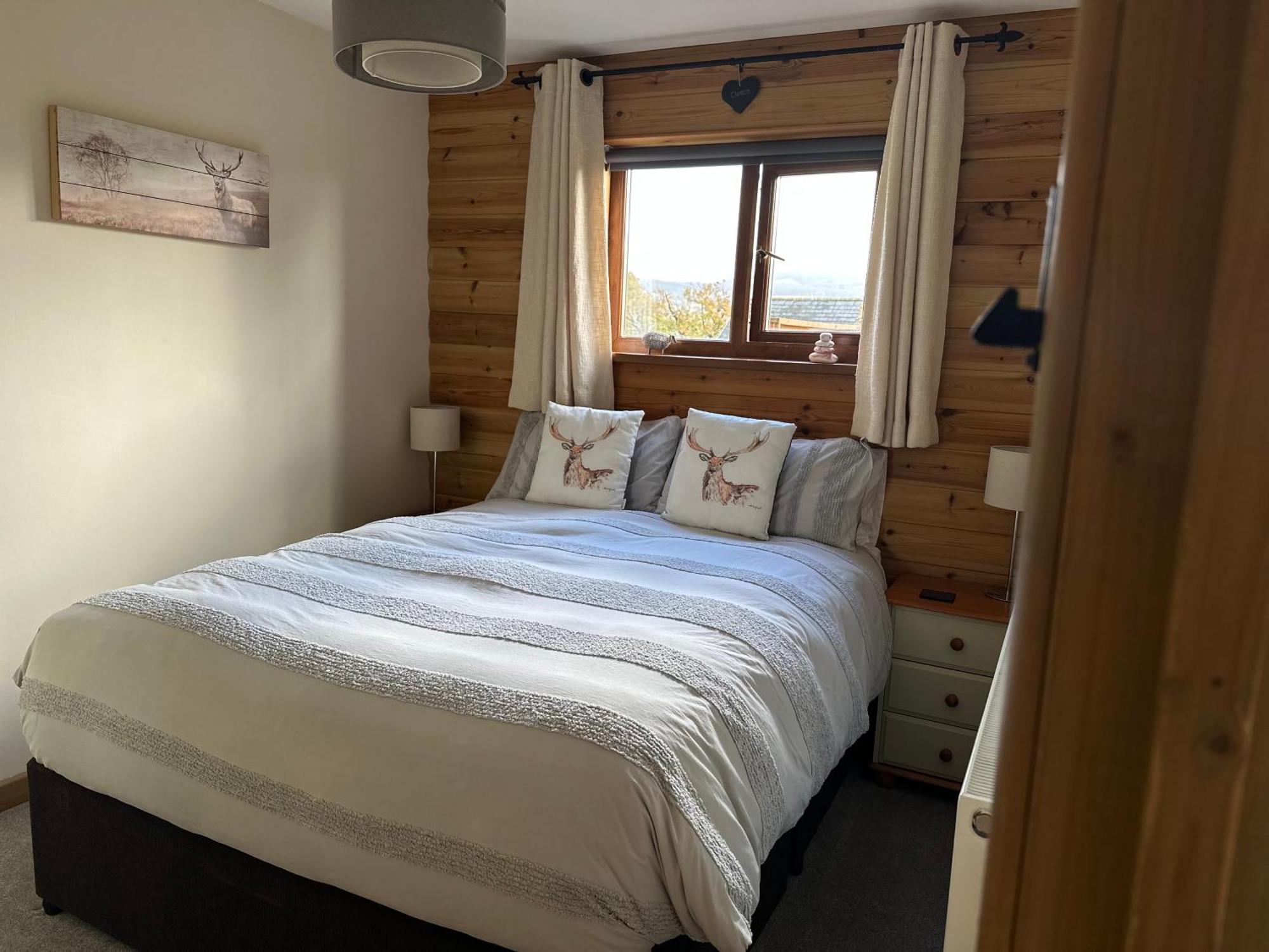 Swansea Log Cabin Pontardawe Exterior photo